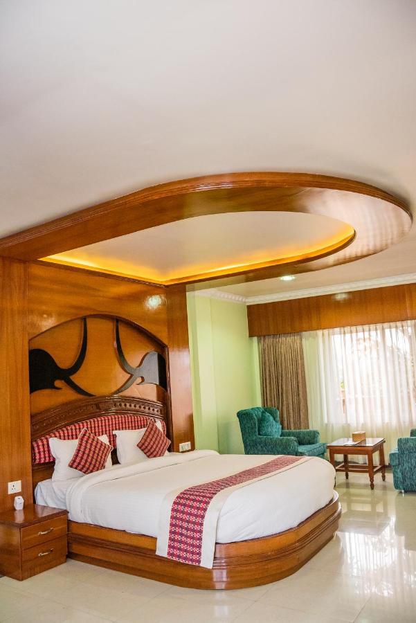 Hotel Earth Light Sauraha شيتوان المظهر الخارجي الصورة