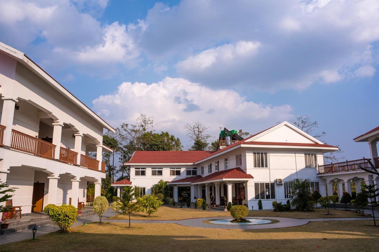 Hotel Earth Light Sauraha شيتوان المظهر الخارجي الصورة