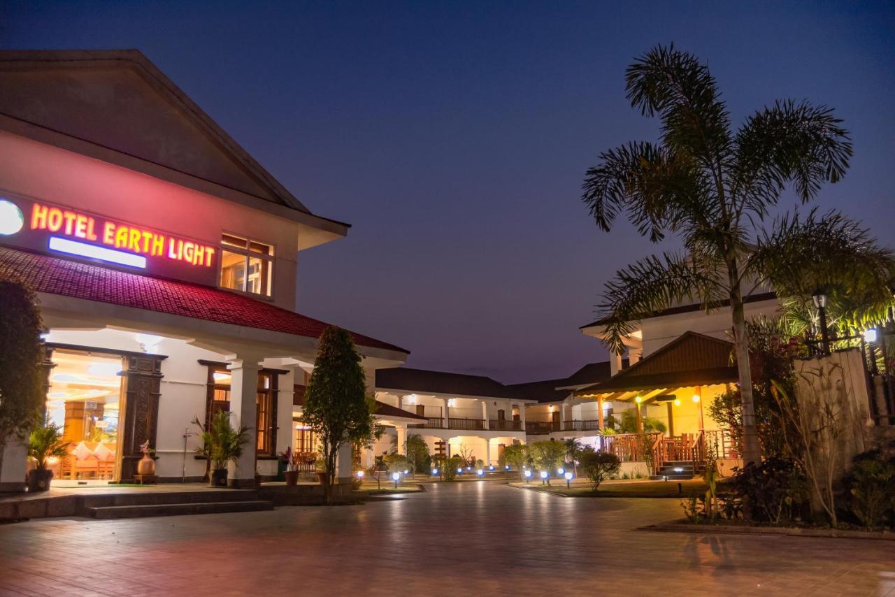 Hotel Earth Light Sauraha شيتوان المظهر الخارجي الصورة