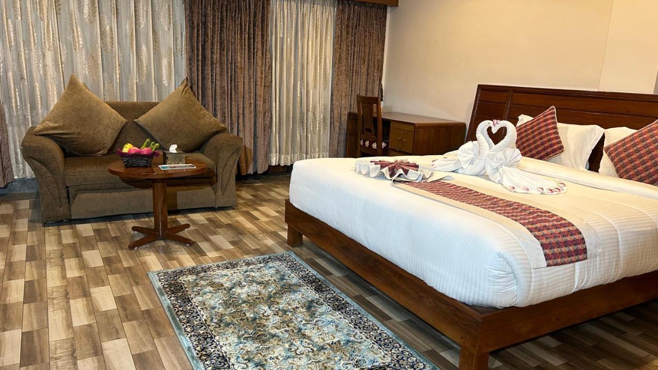 Hotel Earth Light Sauraha شيتوان المظهر الخارجي الصورة