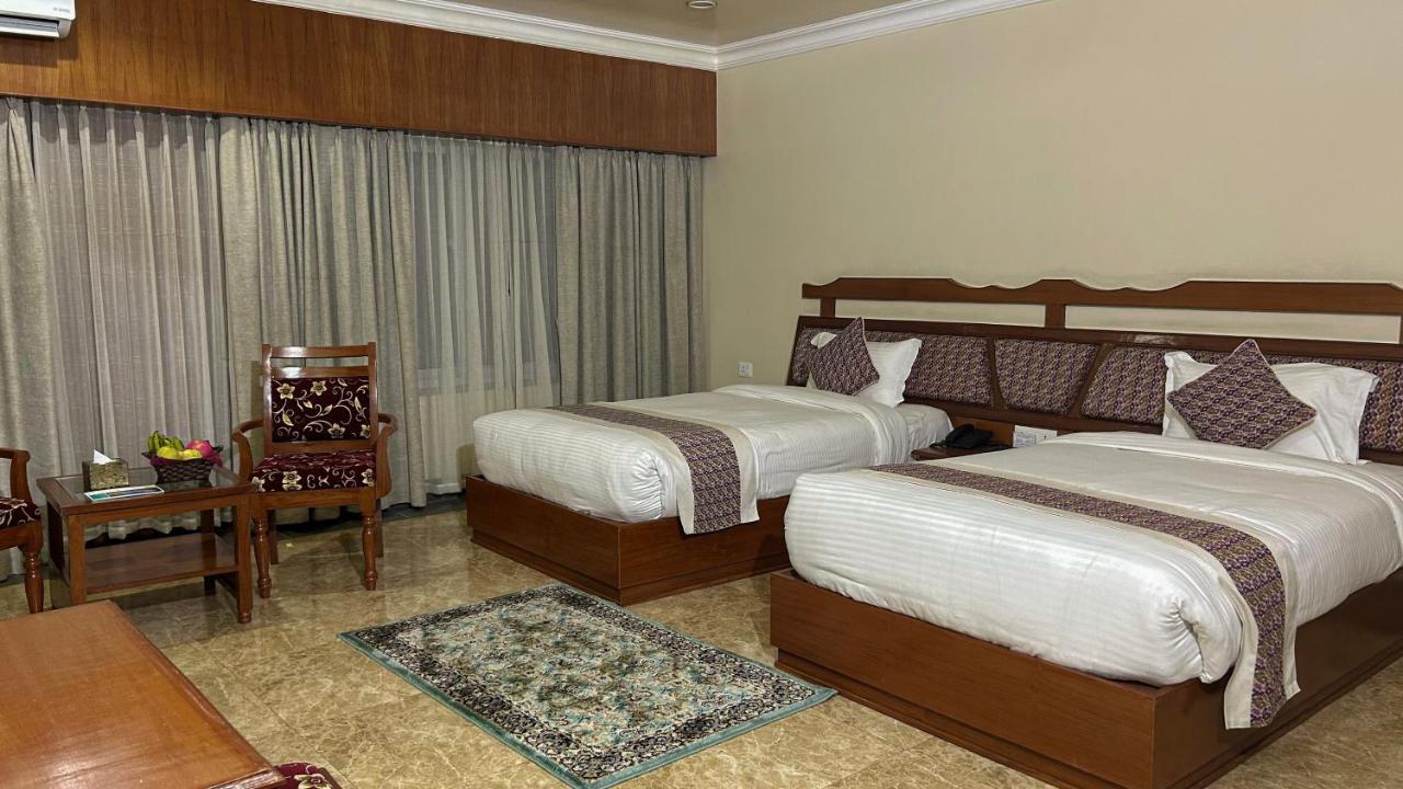 Hotel Earth Light Sauraha شيتوان المظهر الخارجي الصورة